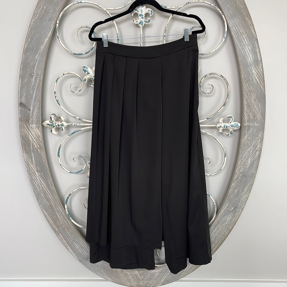 BLACK SKIRT/PANTS